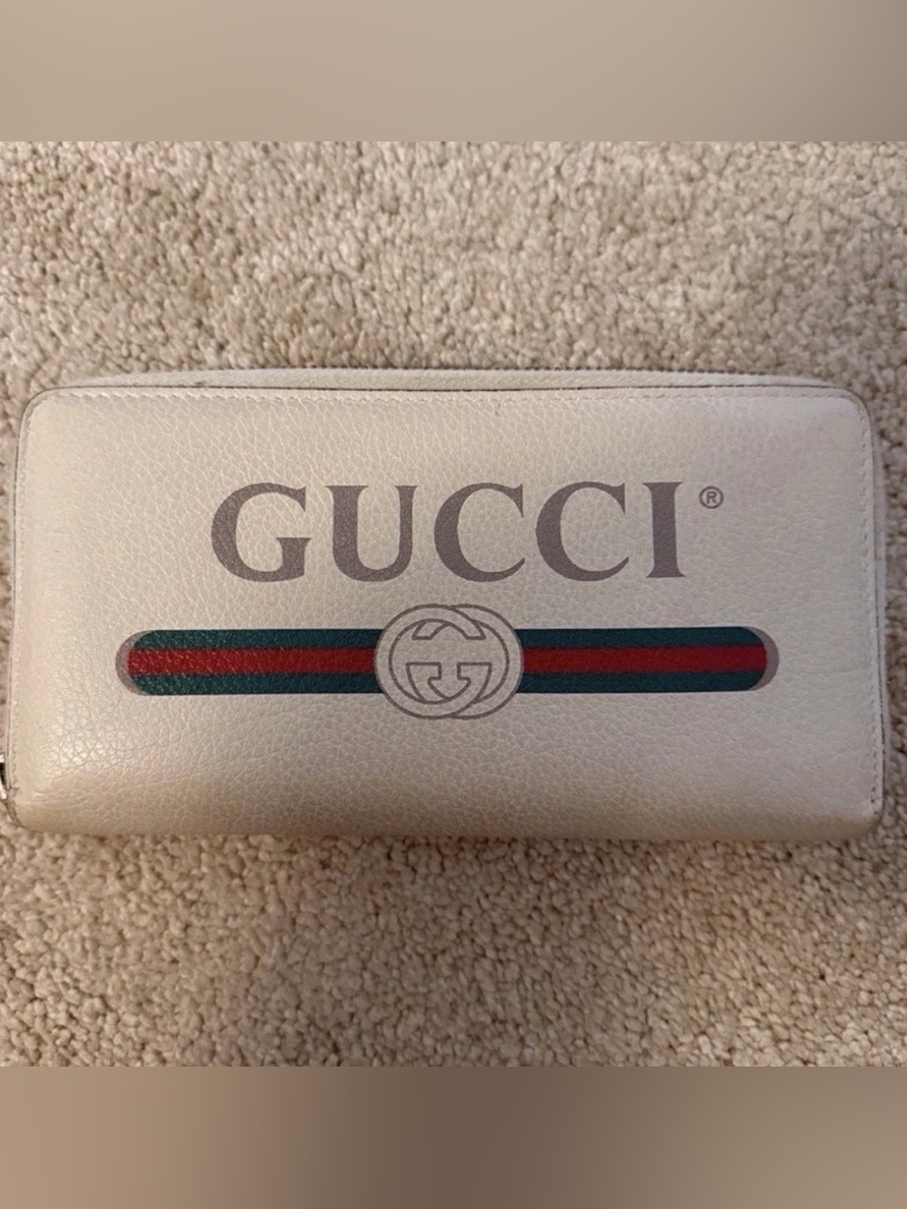 Gucci White Leather Zip-Around Wallet with Green and Red Web Stripe